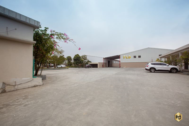 2N5A8555 (Custom).jpg